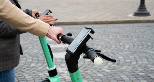 5.1. Bolt 5 handlebar detail Bolt unveils industry first ‘reckless rider score’