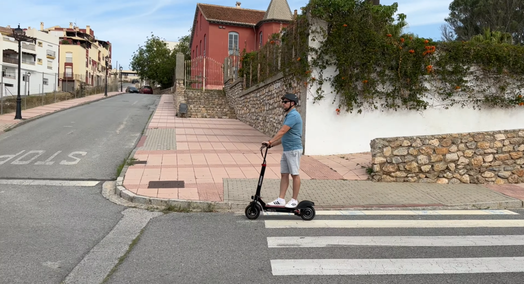 5 Get off the beaten track with the iScooter iX5 off-road e-scooter