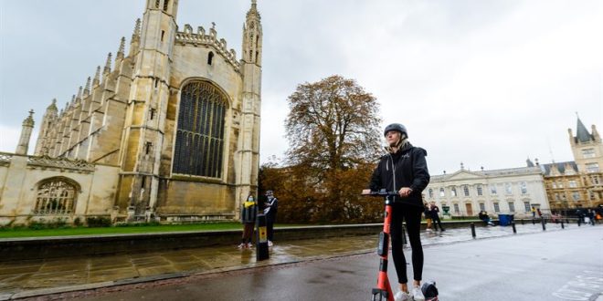 830fb342b6012ba8 800x800ar Majority of people want updated e-scooter legislation, according to Voi-commissioned poll 