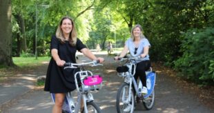 Cllr Anna Richardson GCC and Lorna Finlayson 2.JPG 3 1 Poll shows support for shared transport schemes in Scotland