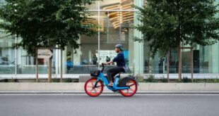 DSC07561 e1648050936387 Dott launches e-bikes in London 