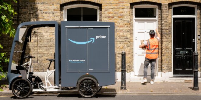 JNV AMAZON MICRO MOBILITY HUB 31 Amazon launches first fleet of e-cargo bikes in UK