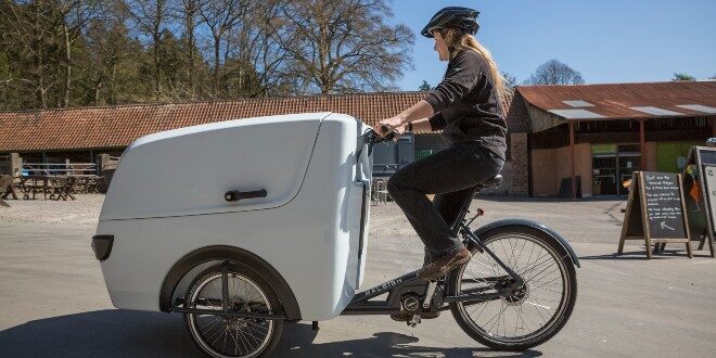 National Trust staff use a Raleigh e Cargo bike at Stowe in Buckinghamshire.jpg.jpg 2 1 National Trust to trial Raleigh e-bikes and e-cargo bikes