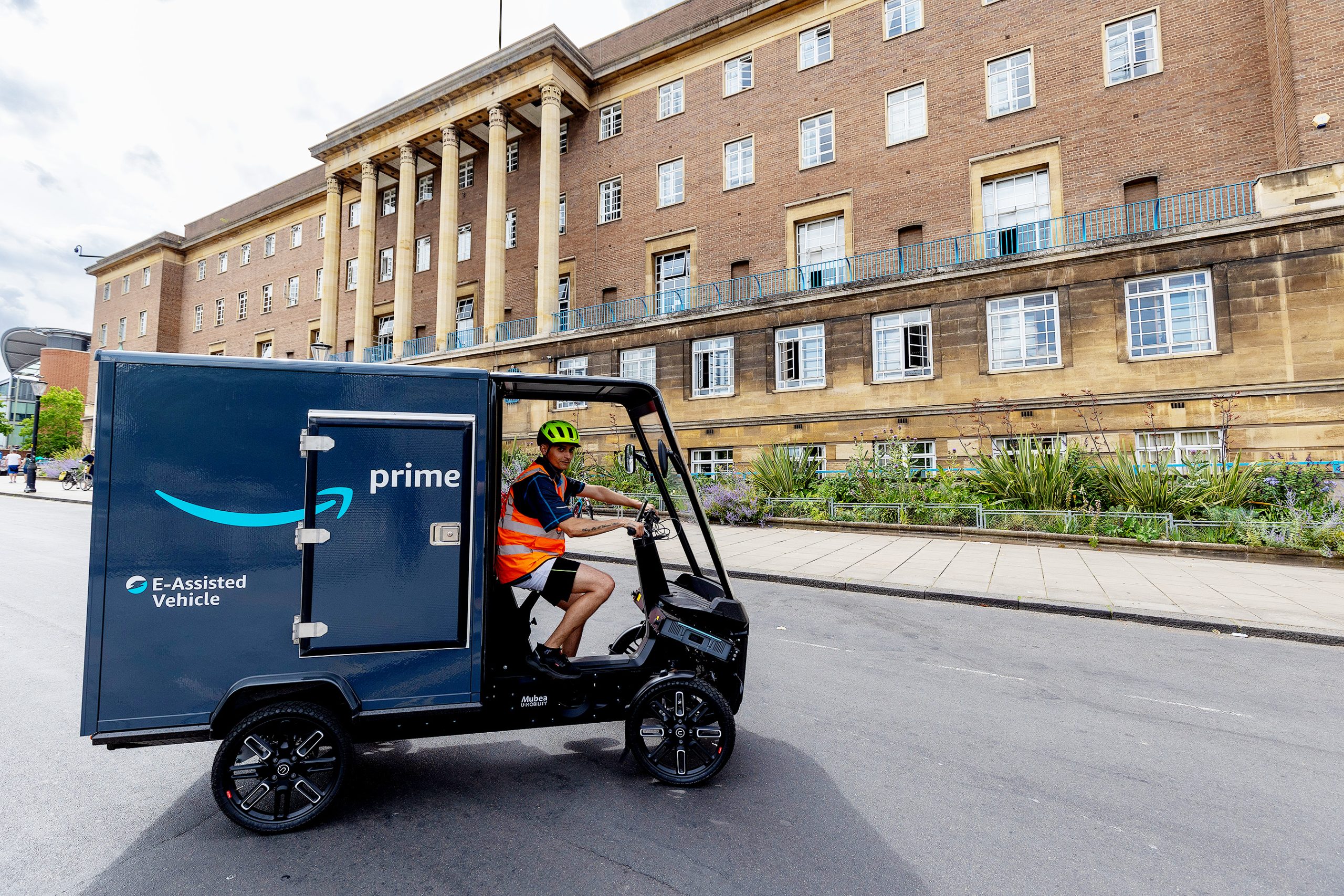 New electric cargo bike on the road in front of Norwich City Hall. Photography by UNP scaled Amazon begins e-cargo bike deliveries in Norwich