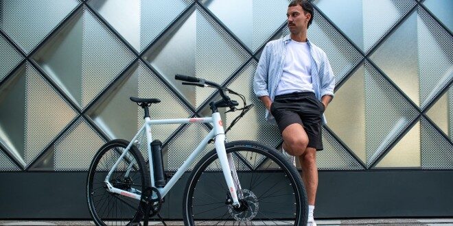 Pure Electric to distribute Analog Motions AMX Le Classic Pure Electric to distribute Analog Motion's AMX Le Classic