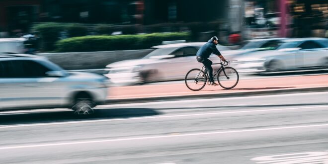 bike g6956ec6bd 1280 e1645193725900 Disabled people need to be at heart of low-car cities, says climate charity 