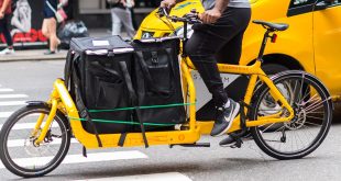 pexels daniela cappella 13437652 scaled e1696262874663 The big obstacles: Fleet decarbonisation and its impact on the bike industry